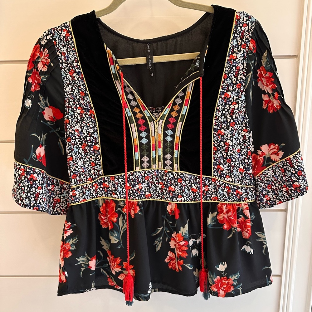 Cute boho top.  Mixed fabrics.